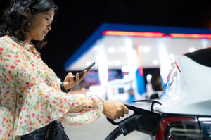 Choisir le meilleur réseau de recharge pour véhicule électrique sur une seule carte au Canada et aux États-Unis