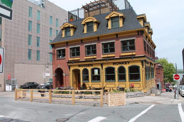 Farm-to-table-restaurant-accessible-by-electric-vehicle-in-Halifax-768x512