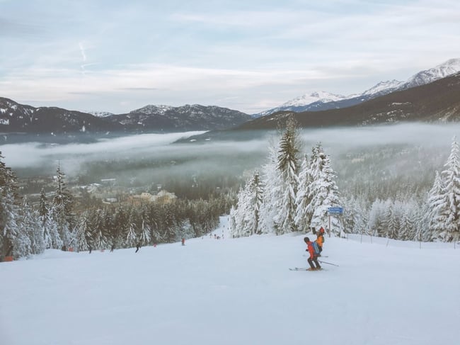 Stations-de-ski-accessibles-en-VÉ-–-ChargeHub-Whistler-Blackcomb-1024x768