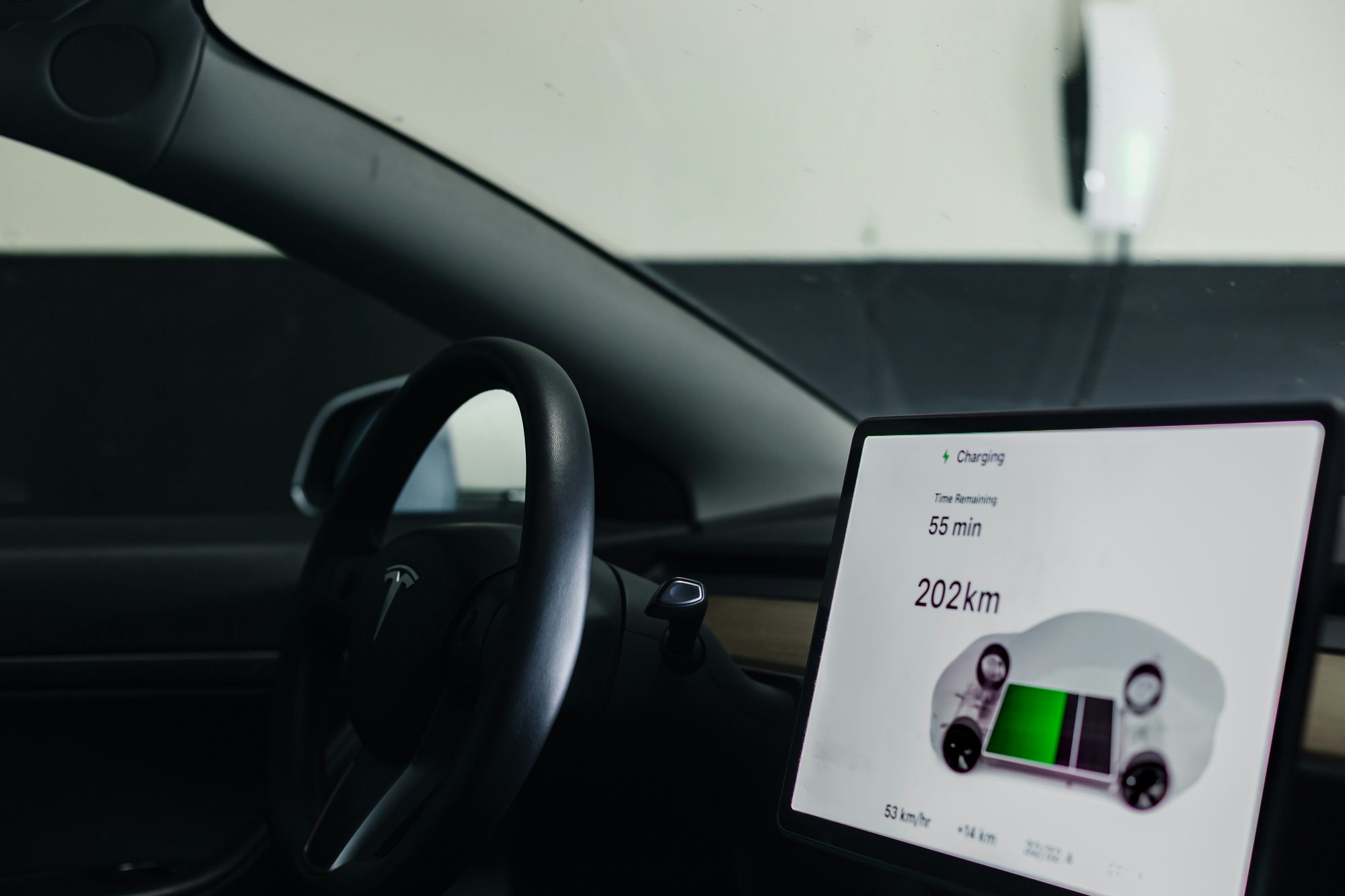 electric car charging station amperage